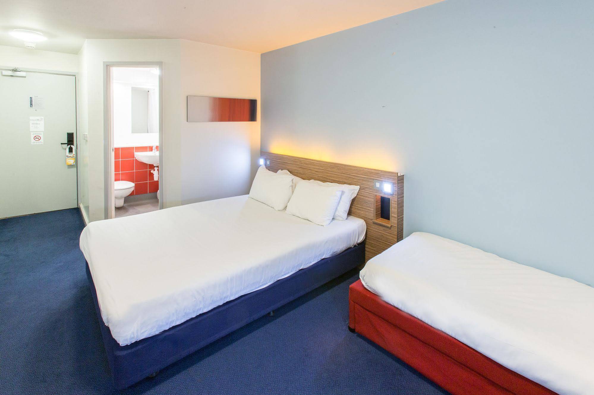 Redwings Lodge Wolverhampton Central Exteriör bild